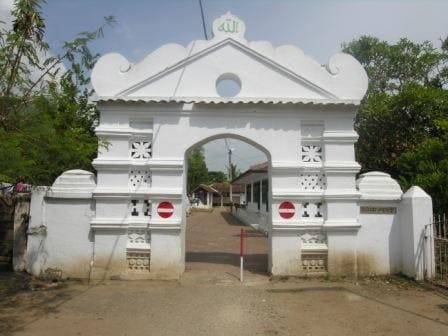 Gapura Masjid Kasunyata