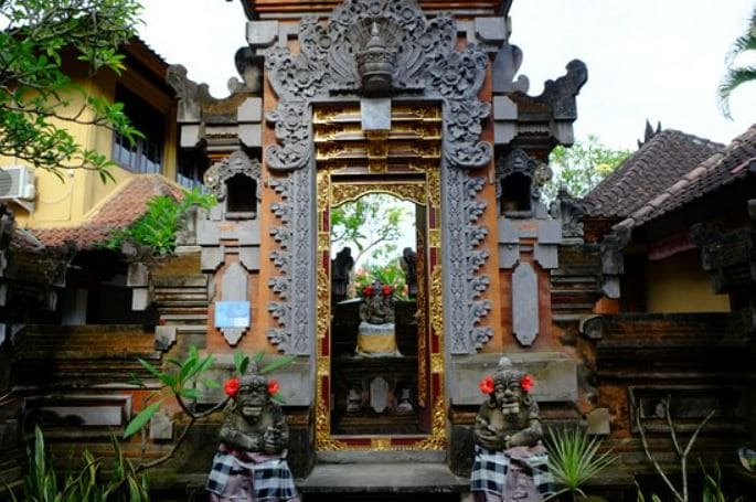 Angkul Angkul Rumah Adat Bali