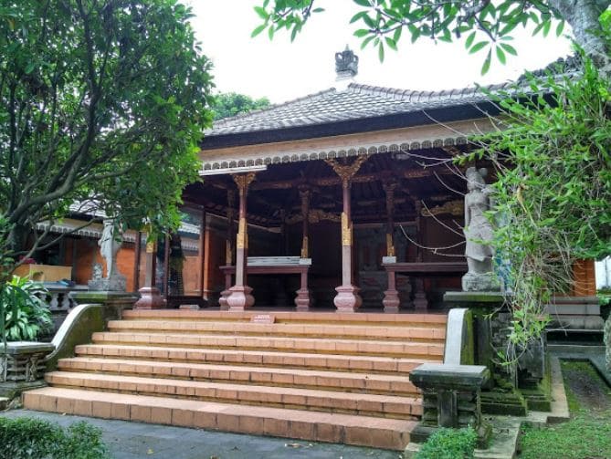 Bale Gede Pada Rumah Adat Bali