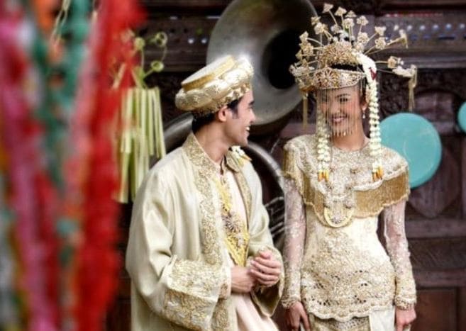 Gambar Pakaian Adat DKI Jakarta Busana Pengantin