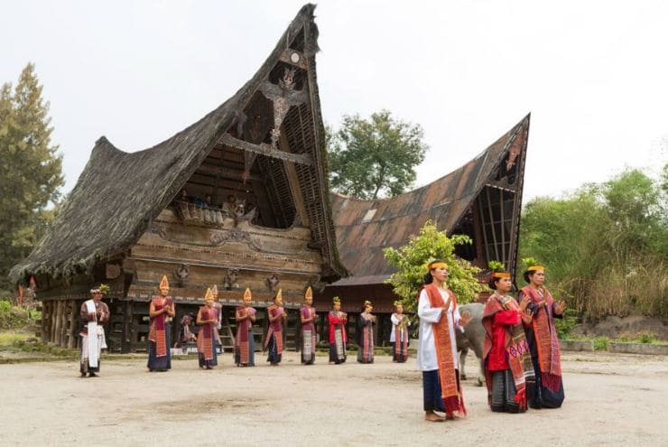 Gambar Pakaian Adat Sumatera Utara