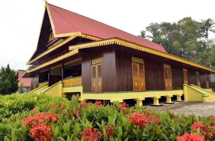 Gambar Rumah Adat Belah Bubung