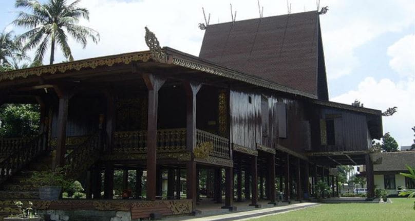 Gambar Rumah Banjar Kalimantan Selatan