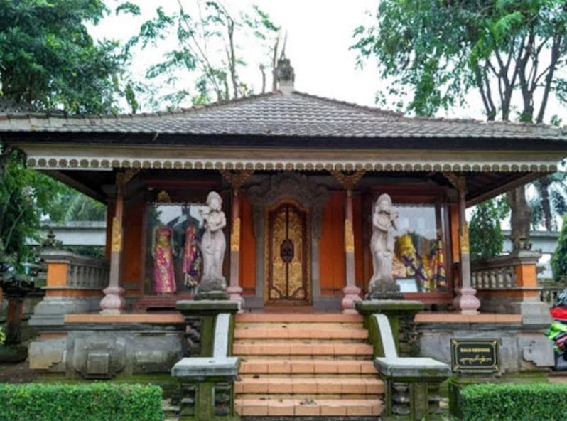 Rumah Adat Bali