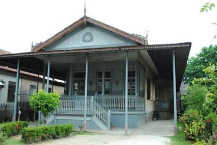 Rumah Adat Banjar Jenis Balai Laki