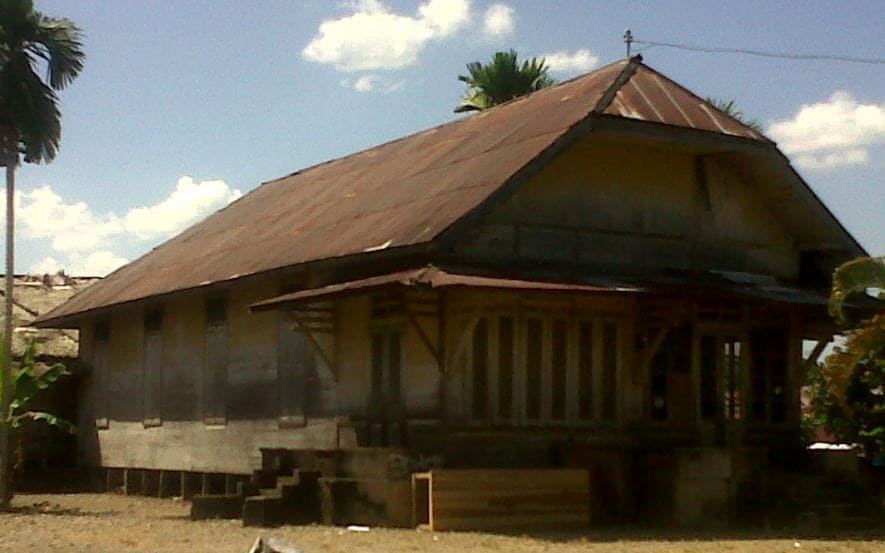 Rumah Adat Banjar Jenis Gajah Manyusu