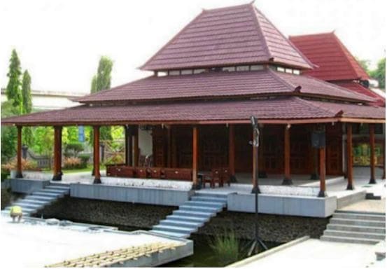 Rumah Adat Joglo Mangkurat