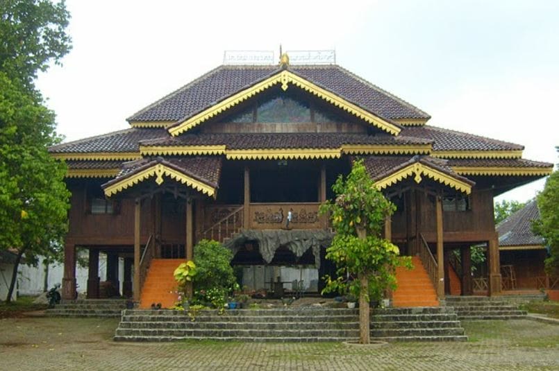 Rumah Adat Lampung