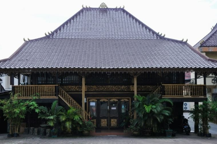 Rumah Adat Limas