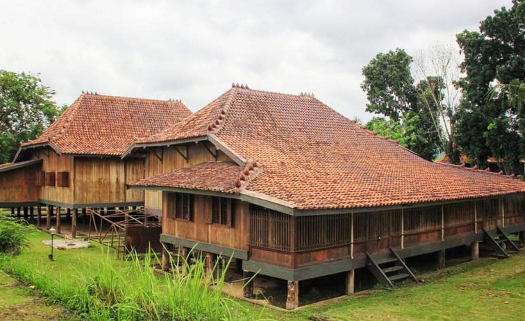 Rumah Adat Limas