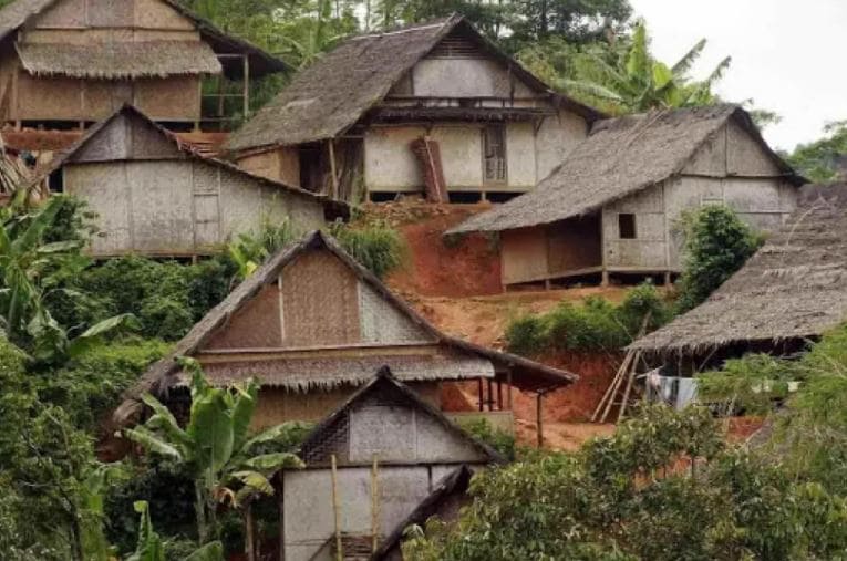 Rumah Adat Susuhan Jolopong