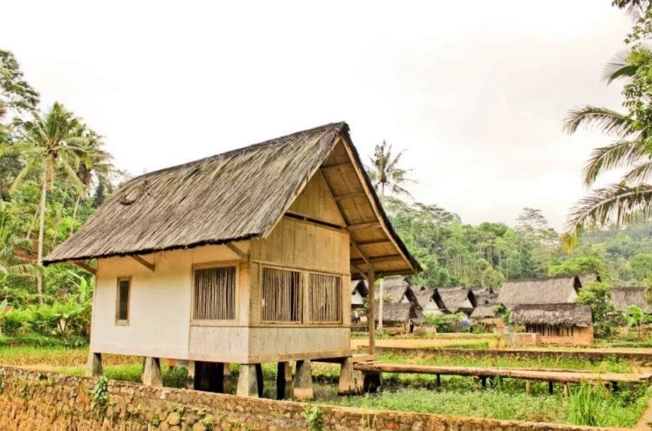 Rumah Adat Tagog Anjing