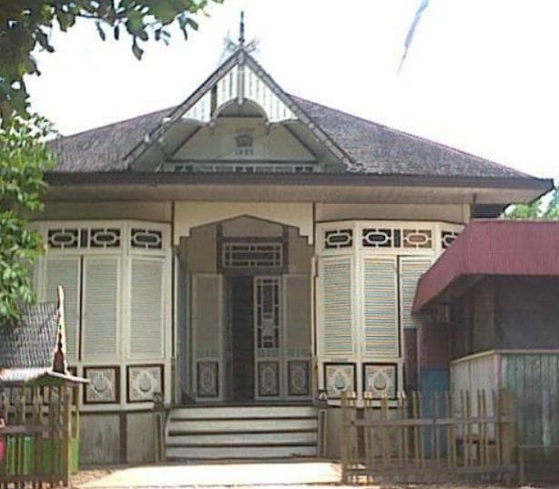 Rumah Bangun Gudang