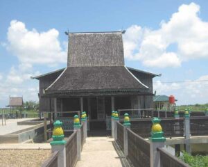 Rumah Adat Kalimantan