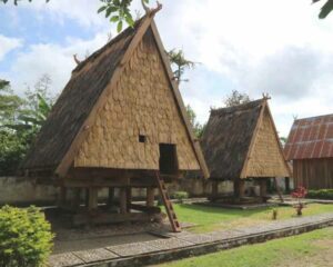 Rumah Adat Sulawesi Tengah