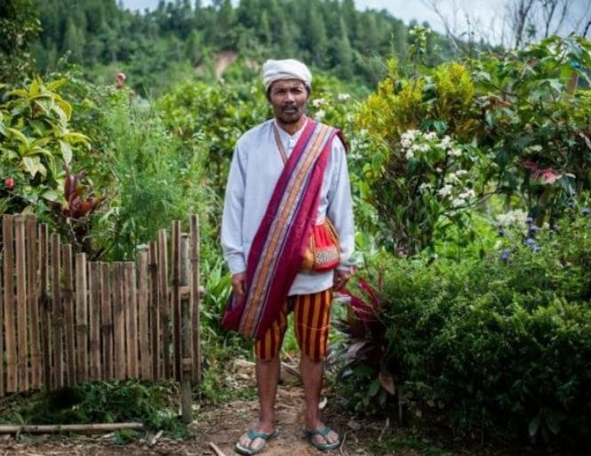 Pakaian Adat Suku Mamasa Untuk Bangsawan