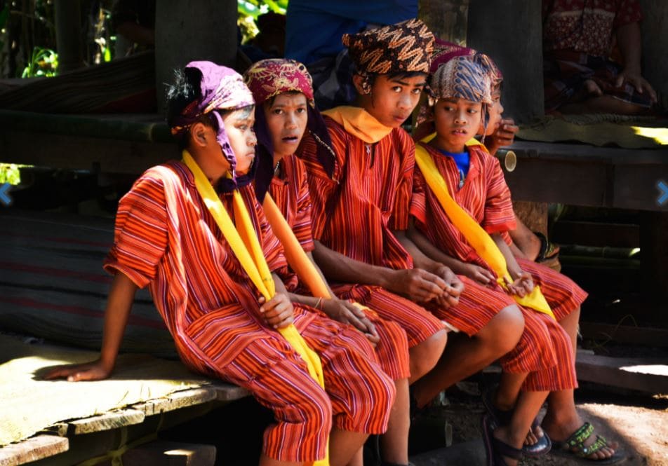 Pakaian Adat Suku Toraja Untuk Pria