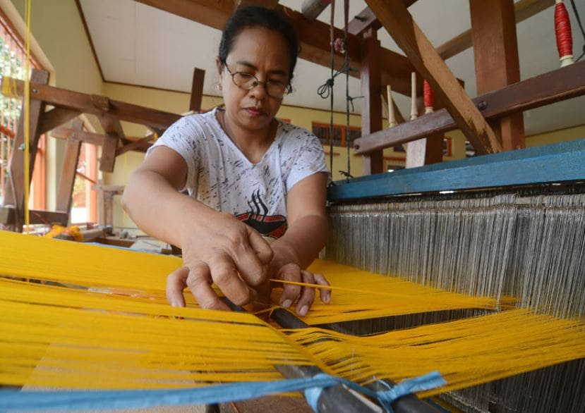 Proses Pembuatan Pakaian Secara Tradisional