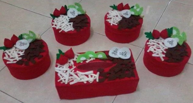 Hiasan Toples dari Kain Flanel