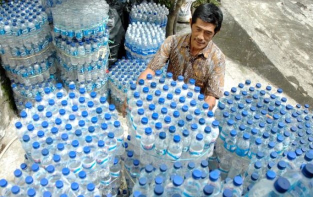 Gambar Kerajinan Dari Botol Bekas