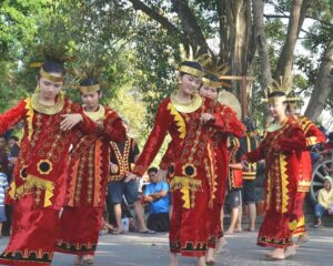 Tari Sekapur Sirih