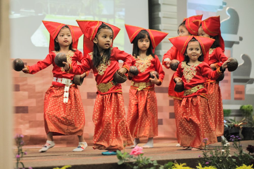 Pola Lantai Tari Tempurung