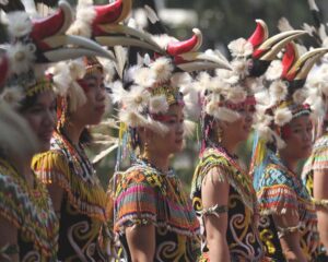 Tari Burung Enggang