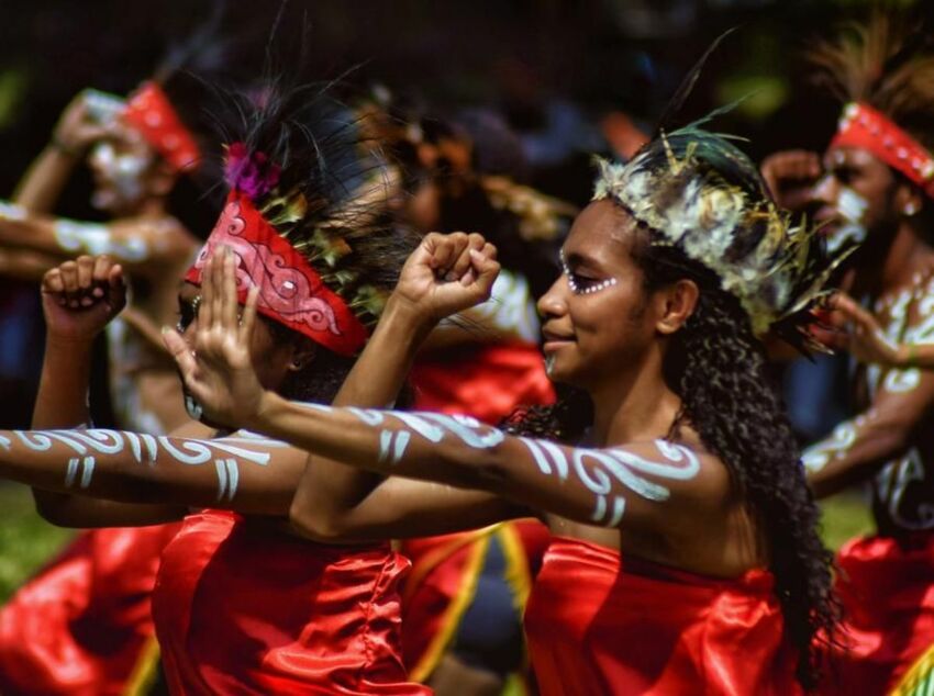 Keunikan Tari Falabea Khas Papua