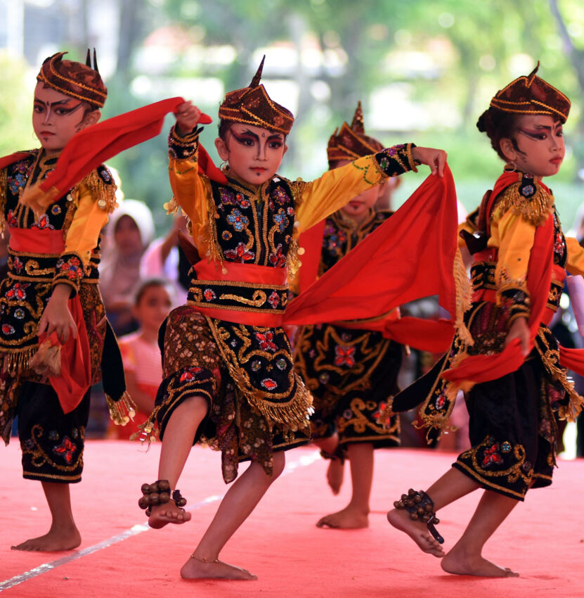 Menilik Gerakan Dalam Kesenian Tari