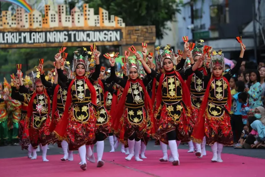 Menilik Pola Lantai Tarian Remong