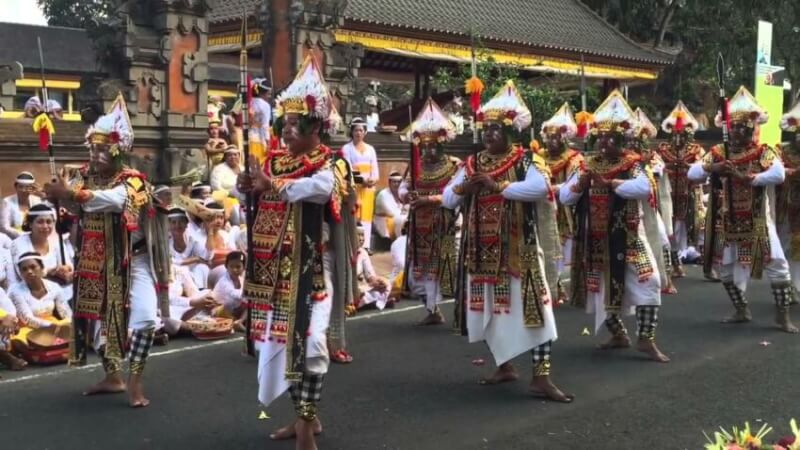 Pola Lantai Tari Baris Gede