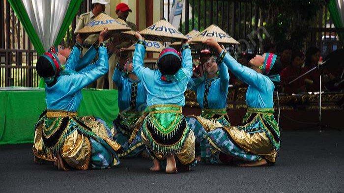 Sejarah Singkat Tarian Caping Ngancak