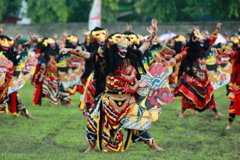 Tari Jaran Buto