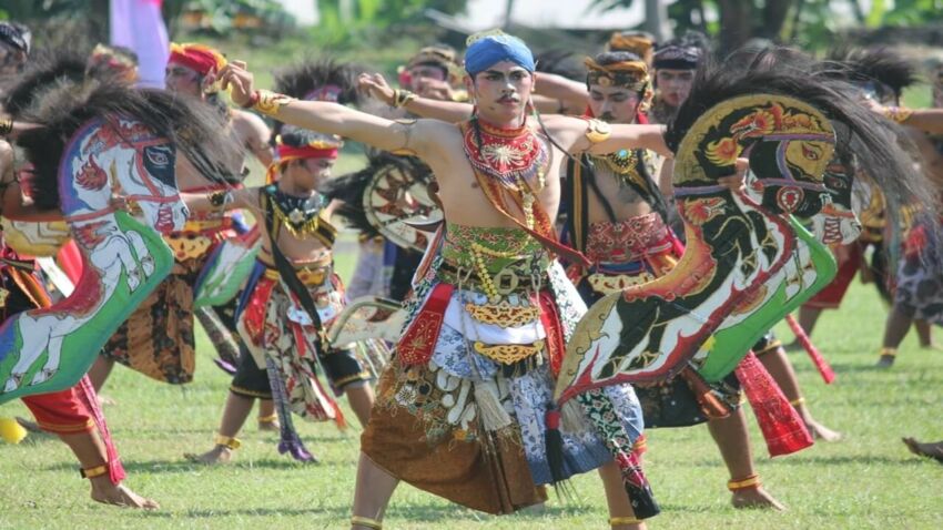 Tari Kuda Lumping