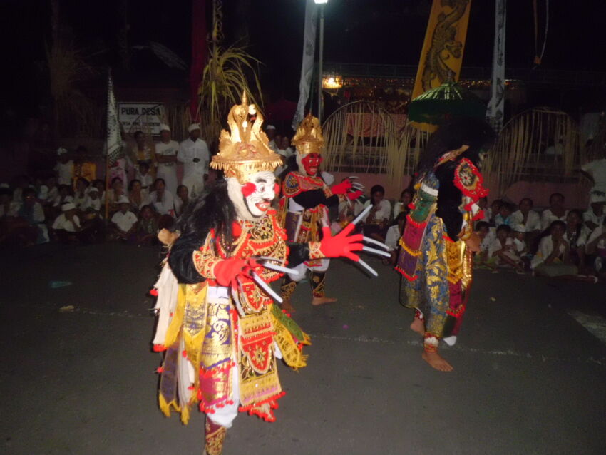 Tari Setan Bercanda