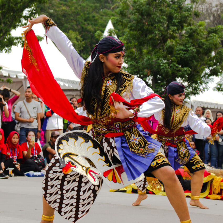 Tari Jaranan Jathil Reog