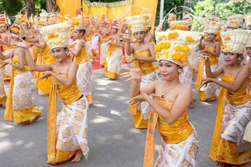 Gerakan Tari Rejang