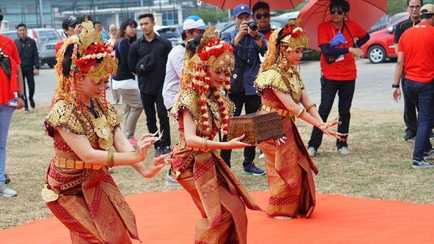 Gerakan Tari Tanggai