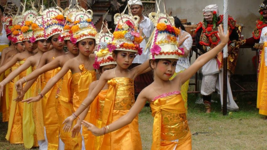 Keunikan Tari Rejang Bali